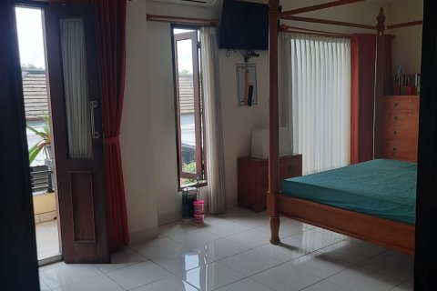 Дом с 5 спальнями в Керобокан, Бадунг,  (9471) 8
