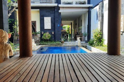 Дом с 5 спальнями в Керобокан, Бадунг,  (9471) 16