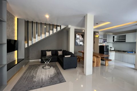 Коммерческая недвижимость с 2 спальнями в Унгасан, Бадунг,  (9475) 11