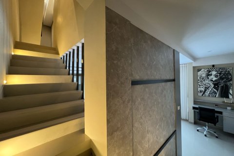 Коммерческая недвижимость с 2 спальнями в Унгасан, Бадунг,  (9475) 15