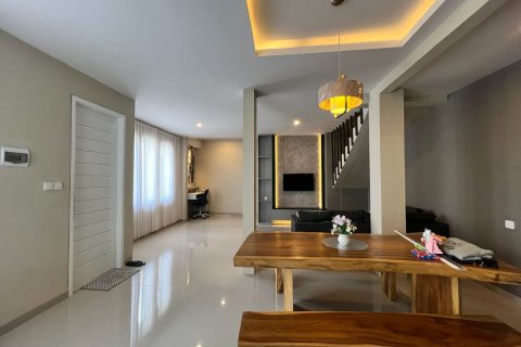 Коммерческая недвижимость с 2 спальнями в Унгасан, Бадунг,  (9475) 9