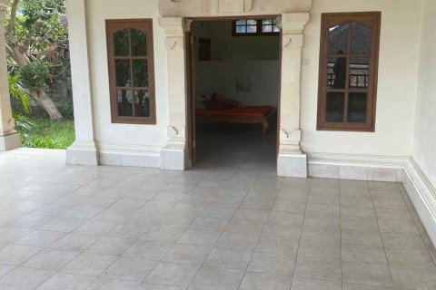 Дом с 3 спальнями в Джимбаран, Бадунг,  (9469) 3