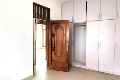 Коммерческая недвижимость с 3 спальнями в Кута, Бадунг,  (9472) 4