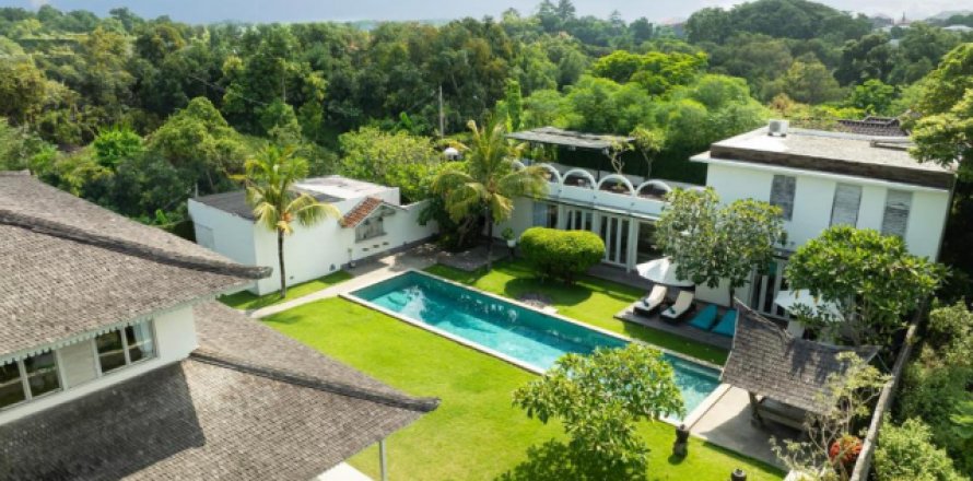 5 bedrooms Villa in Jimbaran, Badung,  (1424)