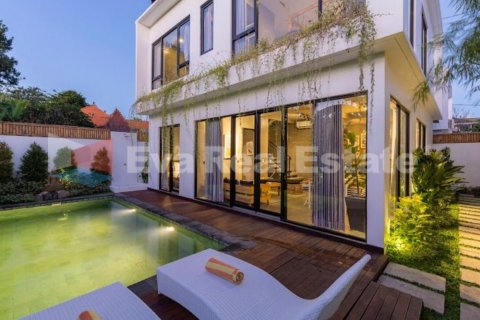 3 bedrooms Villa in Tibubeneng, Badung, Bali (2495)