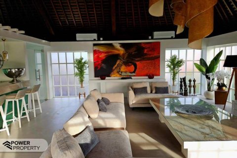 4 bedrooms Villa in Seminyak, Badung, (814) 7
