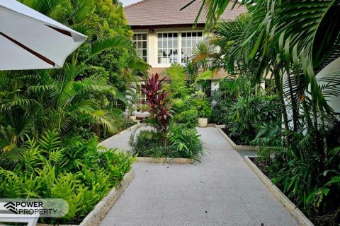 4 bedrooms Villa in Seminyak, Badung, (814)