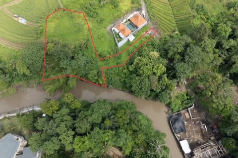 Земельный участок в Менгви, Бадунг,  (9459) 3