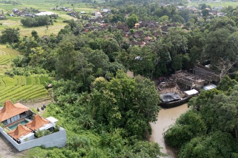 Земельный участок в Менгви, Бадунг,  (9459) 1