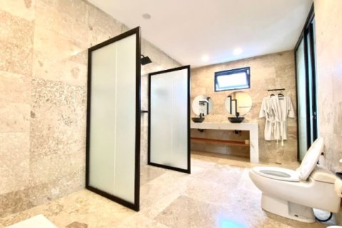 Вилла с 5 спальнями в Южная Кута, Бадунг,  (9185) 19