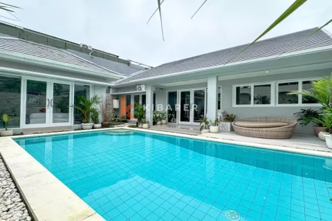 3 bedrooms Villa in Tibubeneng, Badung, Bali (13773)