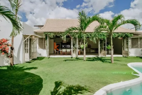 4 bedrooms Villa in Badung, Bali (13768)