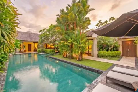 3 bedrooms Villa in Tibubeneng, Badung, Bali (14065)