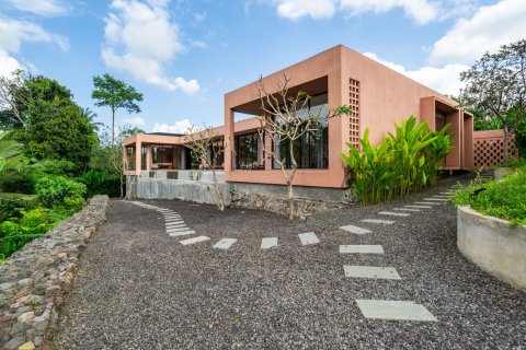 4 bedrooms Villa in Tampaksiring, Gianyar, Bali (15759)