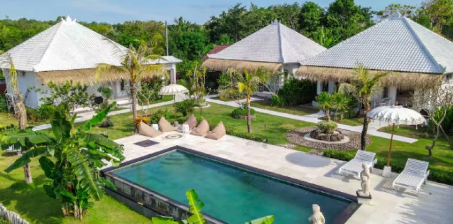 Вилла с 6 спальнями в Южная Кута, Бадунг,  (2252)