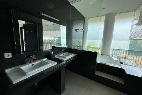 5 bedrooms Villa in Ungasan, Badung, Bali (15029)