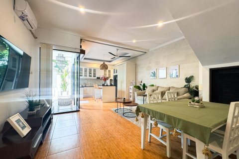 3 bedrooms Villa in Seminyak, Badung, (10041) 18