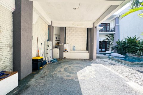 3 bedrooms Villa in Seminyak, Badung, (10041) 4