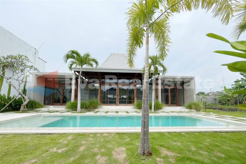 2 bedrooms Villa in Kerobokan, Badung, Bali (2468)