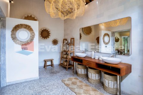 2 bedrooms Villa in Tibubeneng, Badung, Bali (2337) 13