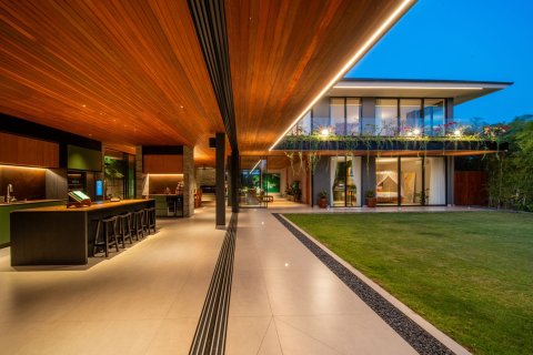 4 bedrooms Villa in South Denpasar, Denpasar, Bali (15787)