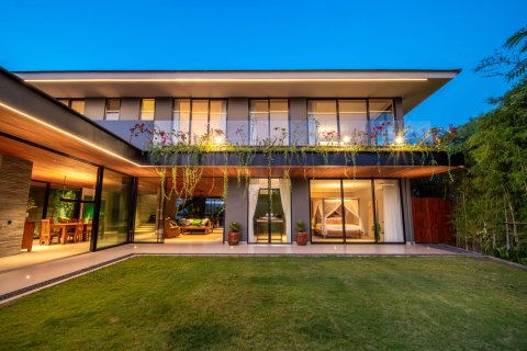 4 bedrooms Villa in South Denpasar, Denpasar, Bali (15787) 3