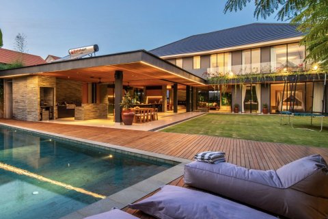 4 bedrooms Villa in South Denpasar, Denpasar, Bali (15787) 2