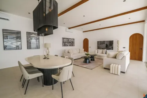 4 bedrooms Villa in South Denpasar, Denpasar, Bali (13944) 14