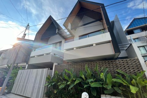 Вилла с 5 спальнями в Чангу, Бадунг,  (9389) 1