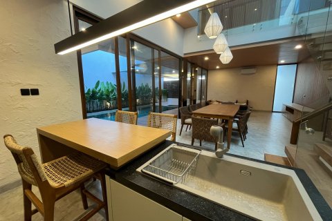 Вилла с 5 спальнями в Чангу, Бадунг,  (9389) 26