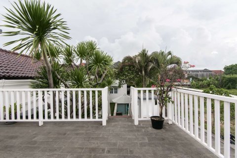 Вилла с 3 спальнями в Керобокан, Бадунг,  (9384) 5