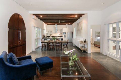 Вилла с 3 спальнями в Керобокан, Бадунг,  (9384) 6