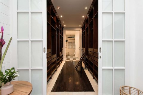 Вилла с 3 спальнями в Керобокан, Бадунг,  (9384) 8