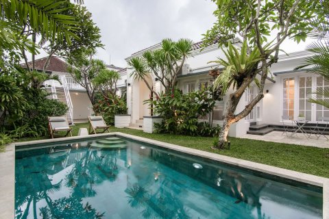 Вилла с 3 спальнями в Керобокан, Бадунг,  (9384) 1