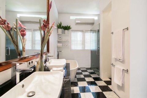 Вилла с 3 спальнями в Керобокан, Бадунг,  (9384) 17