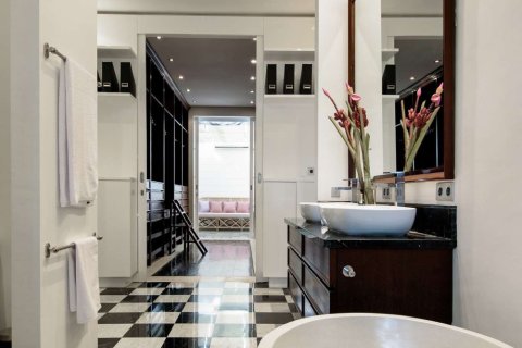 Вилла с 3 спальнями в Керобокан, Бадунг,  (9384) 7