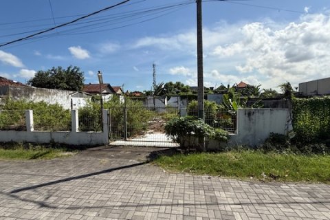 Земельный участок в Денпасар,  (9385) 7