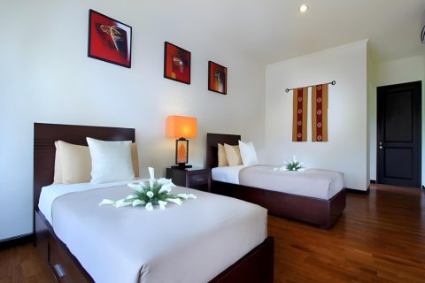 Вилла с 4 спальнями в Джимбаран, Бадунг,  (9383) 6