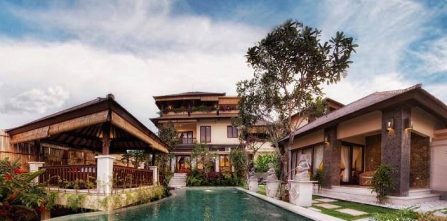 Вилла с 4 спальнями в Джимбаран, Бадунг,  (9383)