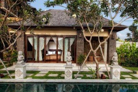 Вилла с 4 спальнями в Джимбаран, Бадунг,  (9383) 3
