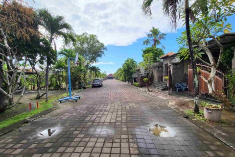 Коммерческая недвижимость с 3 спальнями в Нуса Дуа, Бадунг,  (9468) 1