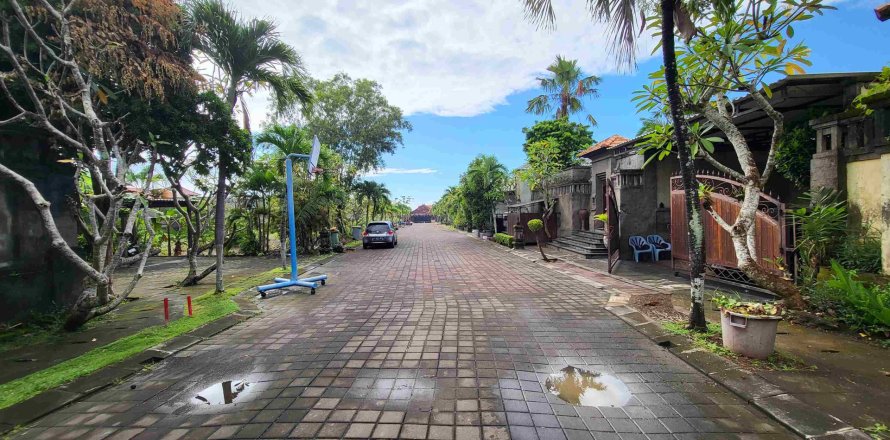 Коммерческая недвижимость с 3 спальнями в Нуса Дуа, Бадунг,  (9468)