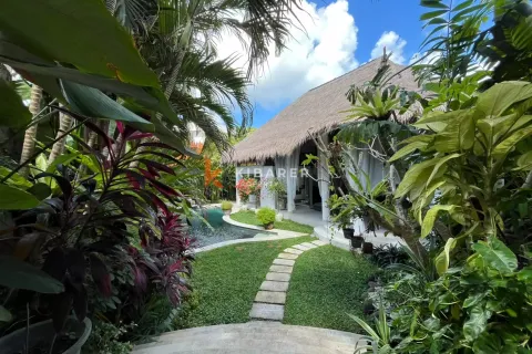 2 bedrooms Villa in Badung, Bali (13890)