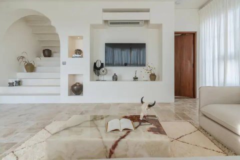 3 bedrooms Villa in Canggu, Badung, Bali (15496)