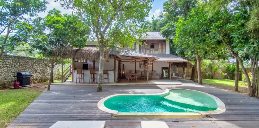 3 bedrooms Villa in Kuta, Badung, Bali (11374)