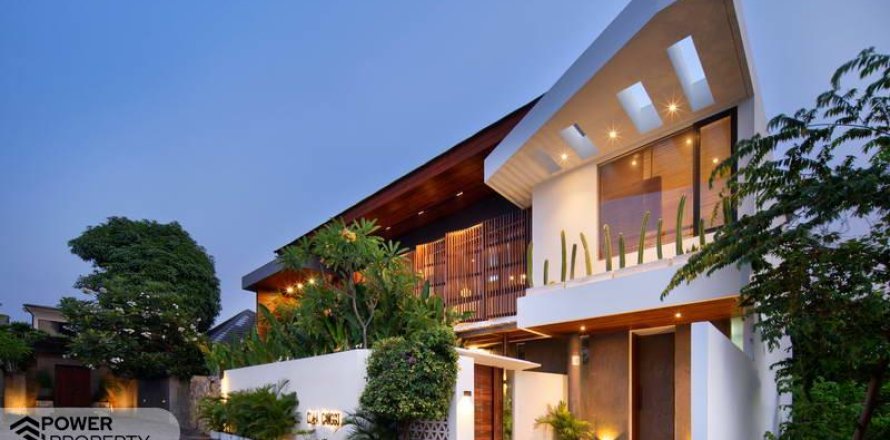 Вилла с 4 спальнями в Чангу, Бадунг,  (9642)