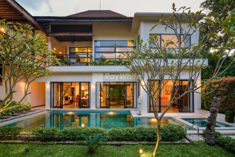 5 bedrooms Villa in South Denpasar, Denpasar,  (9644) 3