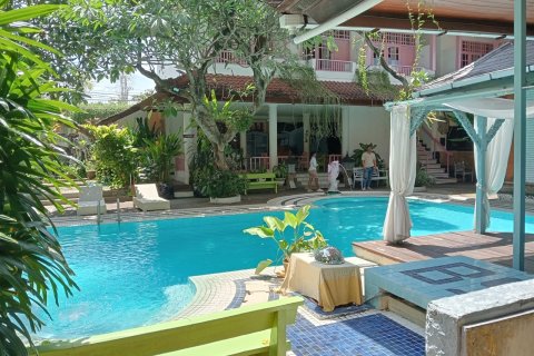 Отель, гостиница с 21 спальней в Кута, Бадунг,  (9646) 15