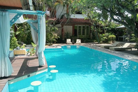 Отель, гостиница с 21 спальней в Кута, Бадунг,  (9646) 16