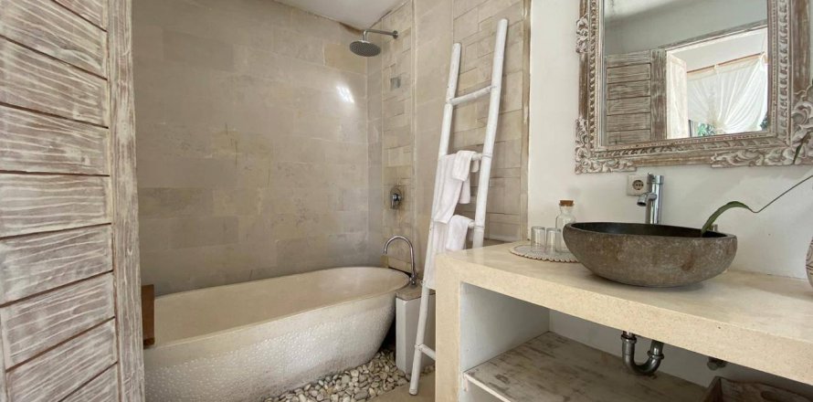 3 bedrooms Villa in Ubud, Gianyar, Bali (15276)
